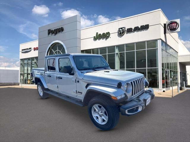 2023 Jeep Gladiator Sport S 4x4 in Silver — front three-quarter view