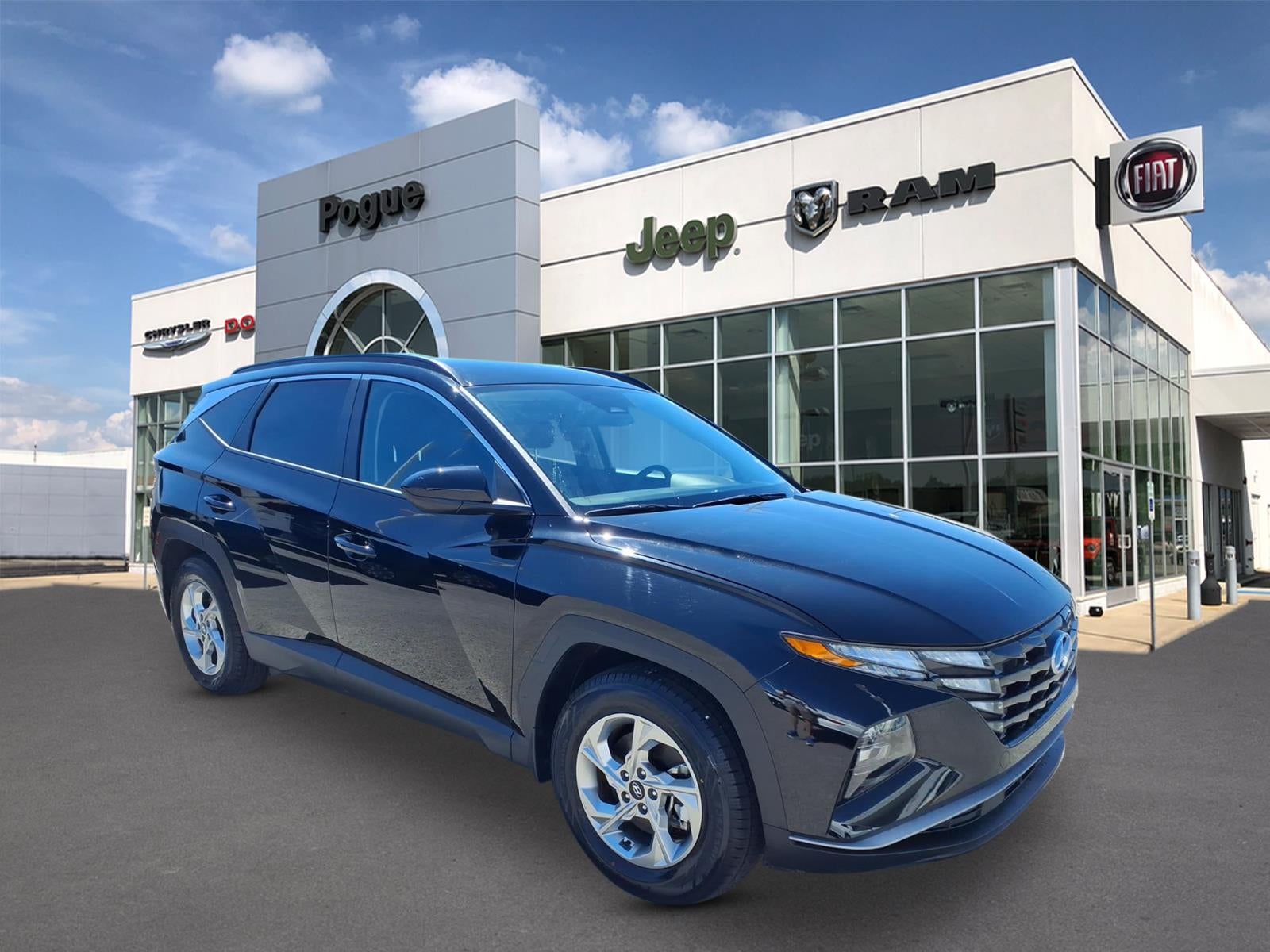 2024 Hyundai Tucson SEL in Black — front three-quarter view