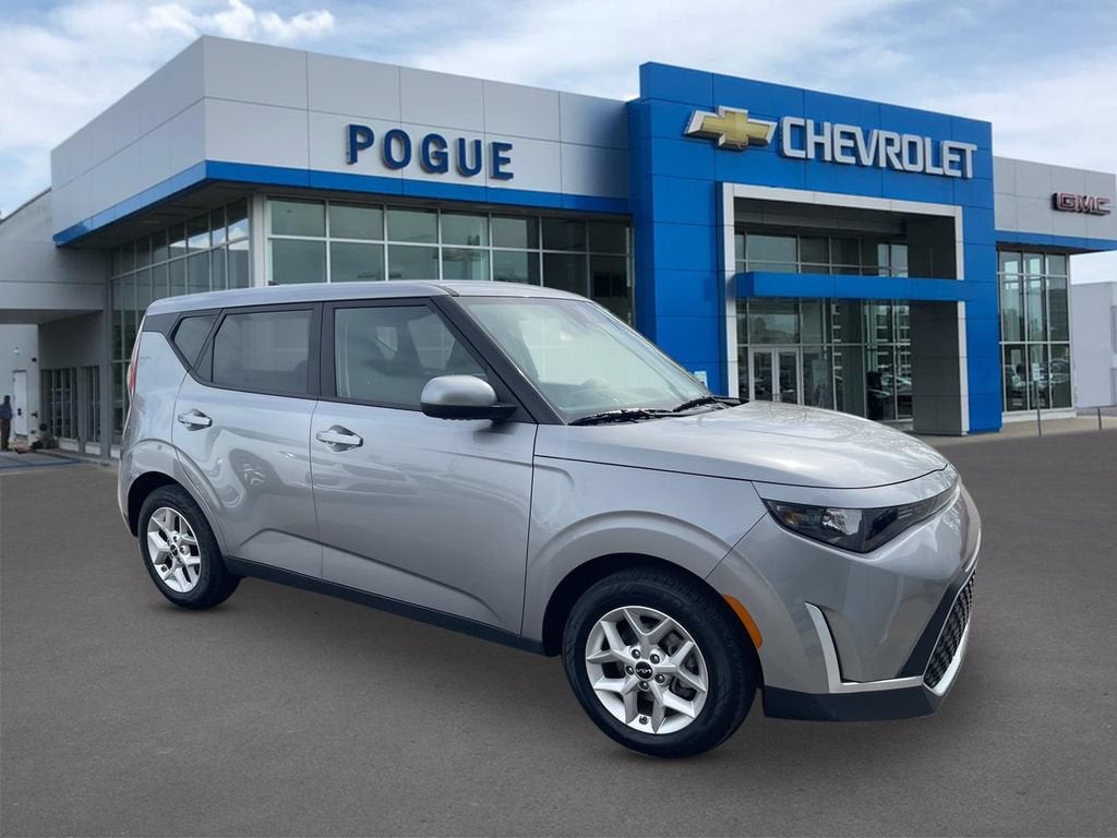 2024 Kia Soul LX in Gray — front three-quarter view